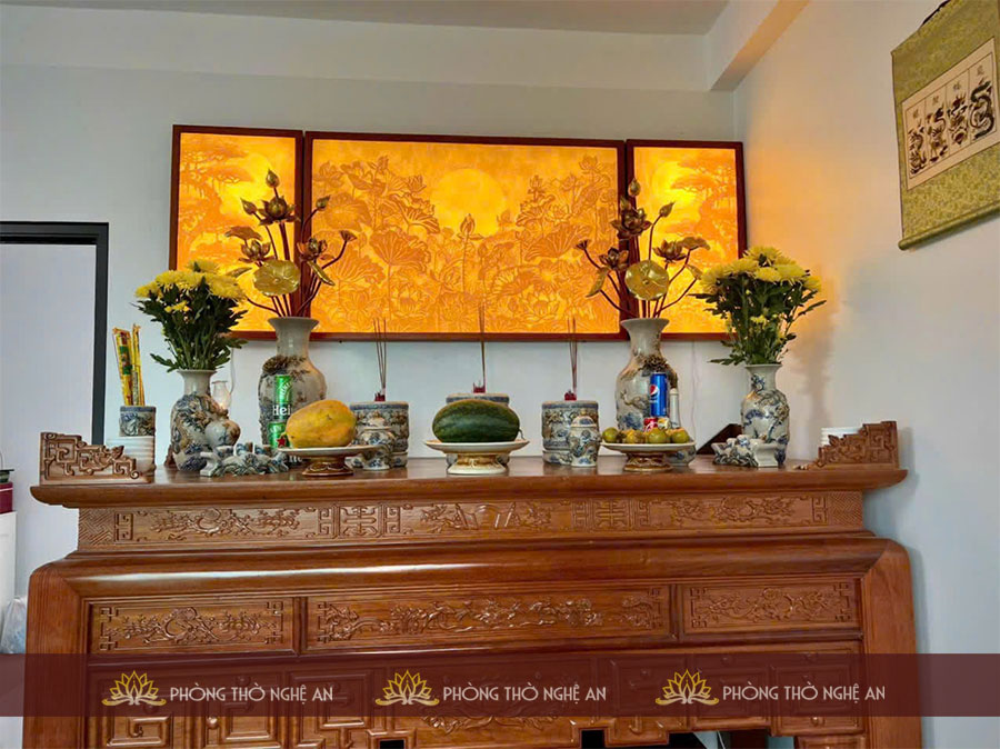 Tranh tr&uacute;c chỉ b&agrave;n thờ gia ti&ecirc;n tại Nghệ An - H&agrave; Tĩnh